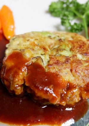 ソース美味っ!鶏肉とアボカドのハンバーグ-レシピのメイン写真