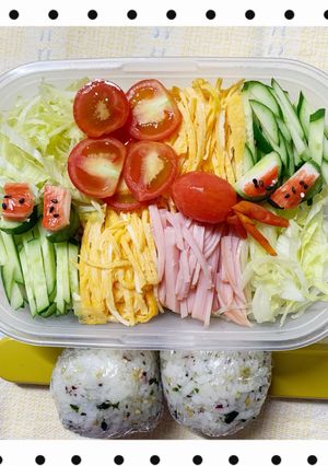 8/1ﾖｯﾁｬﾝ☆冷麺とおにぎりお弁当-レシピのメイン写真