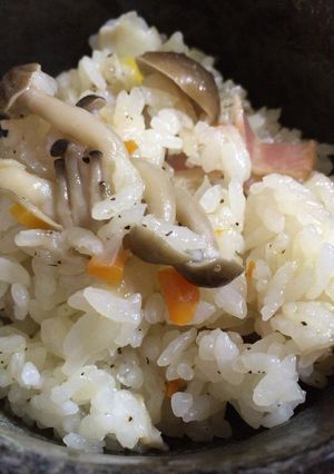 きのことベーコンの洋風炊き込みご飯-レシピのメイン写真