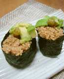 アボカド＆そぼろ軍艦✿
