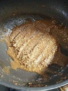 ごまと油だけ!めっちゃ簡単に芝麻醤-レシピのメイン写真