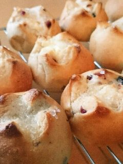 ベリー&レーズンのクリームチーズパン-レシピのメイン写真