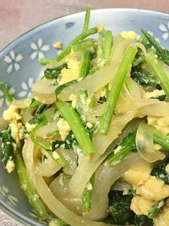 簡単!ほうれん草と玉ねぎのコンソメ卵炒め-レシピのメイン写真