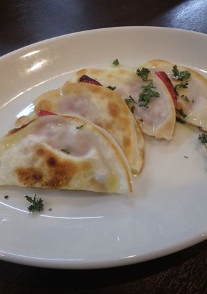餃子の皮のパニーニ風おつまみハムVer-レシピのメイン写真
