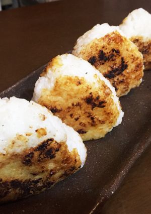 【冷凍おむすびの焼きおむすび】AQW✨-レシピのメイン写真