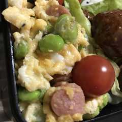 รูปของ 簡単★ウインナーと枝豆の卵とじ★お弁当