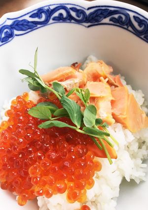 1人ランチに、鮭・いくら丼-レシピのメイン写真
