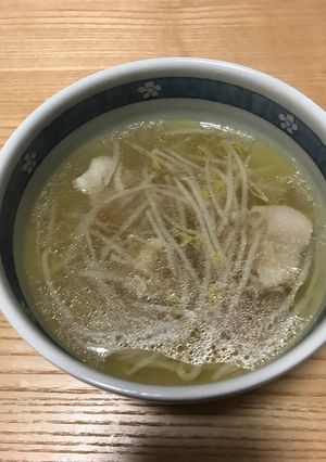 鶏肉ともやしのコンソメスープ-レシピのメイン写真