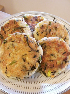 お弁当に!豆腐とはんぺんの焼きがんも-レシピのメイン写真