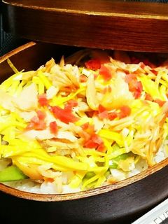 塩鮭で、ちらし寿司弁当 1月18日-レシピのメイン写真