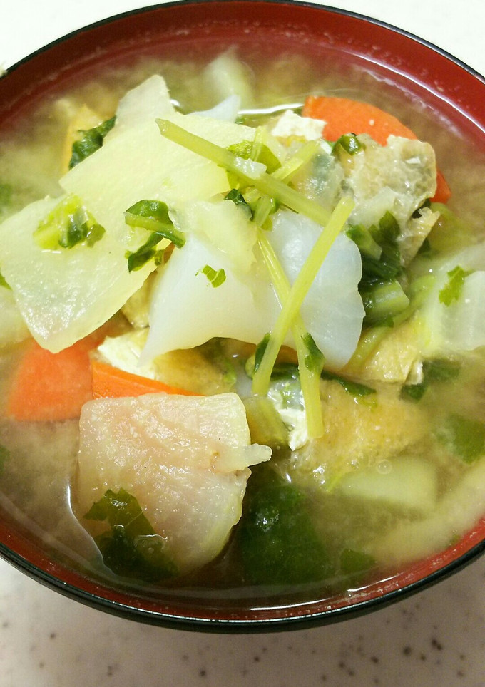 ほっこり。大根と豆苗と油揚げの味噌汁-レシピのメイン写真