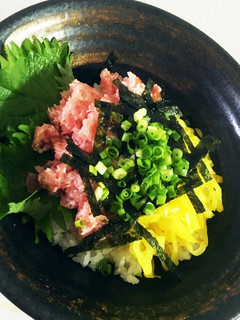 簡単!乗せるだけ!トロたく丼♡-レシピのメイン写真