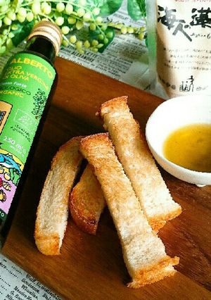 食材に拘り！オリーブオイルと塩のつけパン-レシピのメイン写真