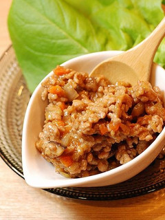 サラダ菜のピリ辛ひき肉包み-レシピのメイン写真