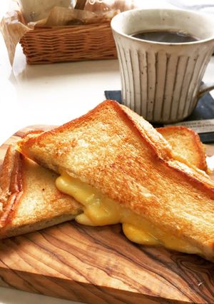 フライパンでとろ〜りホットサンド☆-レシピのメイン写真