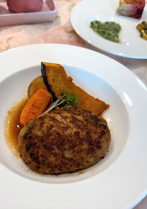 レモングラス香るオニオンソースハンバーグ-レシピのメイン写真