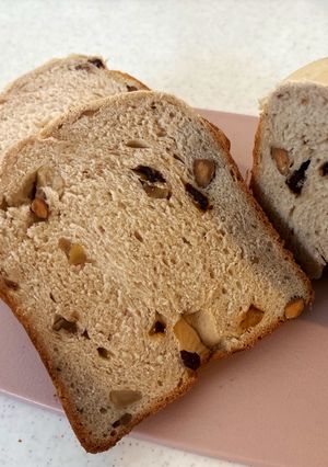 はちみつナッツとレーズンの食パン-レシピのメイン写真