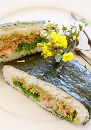 菜の花といかなごのおにぎらず-レシピのメイン写真