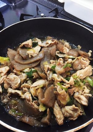 豚肉とこんにゃく、長ネギの炒め煮-レシピのメイン写真