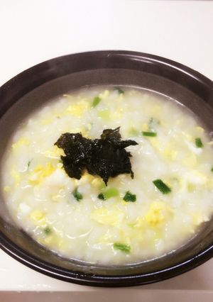 簡単ゴマ油かおる優しい味の卵お粥(雑炊)-レシピのメイン写真