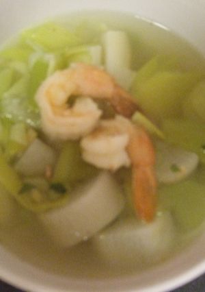 エビとリークと大根の簡単スープ-レシピのメイン写真