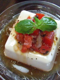 トマトとバジルの冷やっこ-レシピのメイン写真