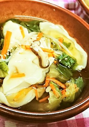野菜たっぷり★身体に優しい【スープ餃子】-レシピのメイン写真