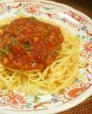 スパ子の牛と豚とベーコンのミートソース