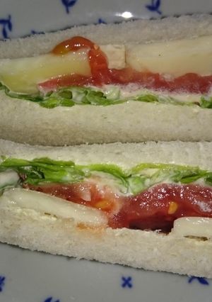 トマトとチーズのカプレーゼサンドイッチ-レシピのメイン写真