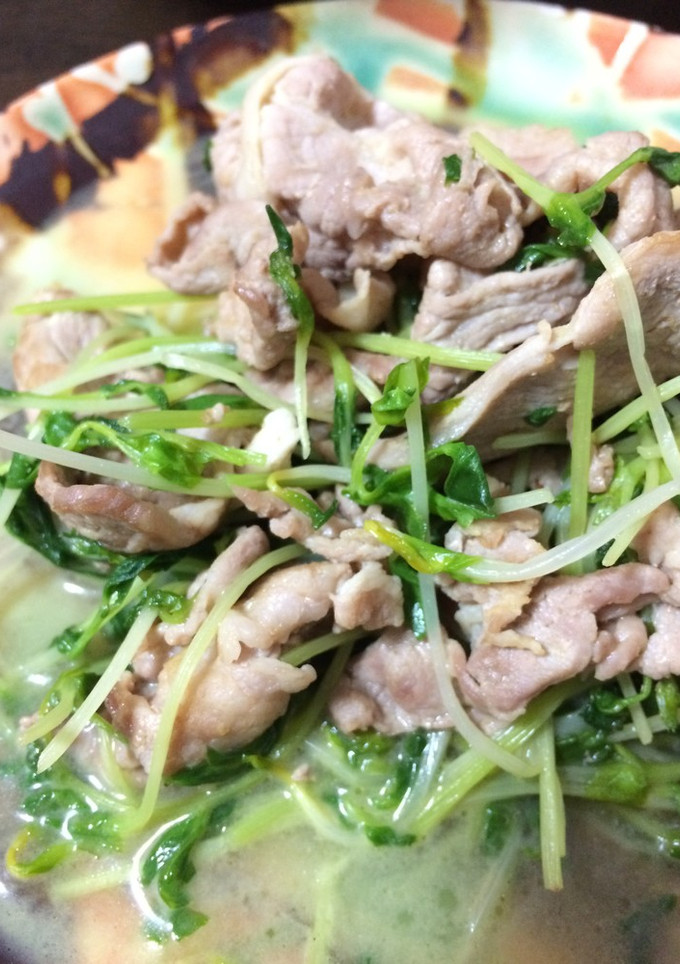 材料たったの4つ！豚肉と豆苗の炒め物-レシピのメイン写真