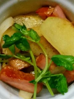 ☆じゃがいも 玉ねぎ ベーコン 豆苗炒め-レシピのメイン写真