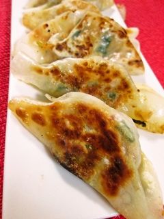 手軽で美味☆我が家のニラキムチ餃子-レシピのメイン写真