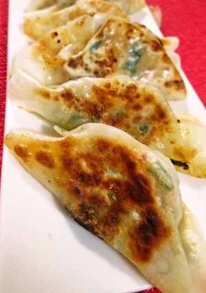 手軽で美味☆我が家のニラキムチ餃子-レシピのメイン写真