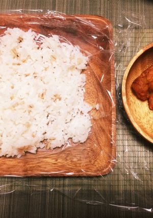 鳥の唐揚げとツナマヨコーンのおにぎり-レシピのメイン写真