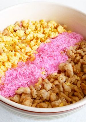 そぼろと桜でんぶの三色丼-レシピのメイン写真