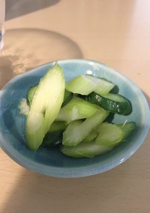 デトックス♫セロリとキュウリの浅漬け-レシピのメイン写真