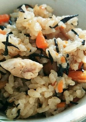 餅米なくてもモッチモチ鶏肉の炊き込みご飯-レシピのメイン写真