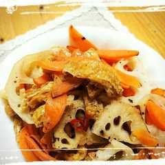 รูปของ シャキシャキ蓮根と油揚げのきんぴら♪
