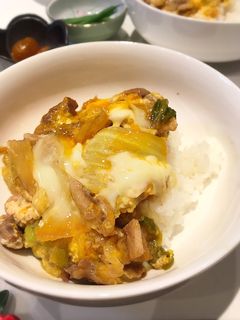 白菜と豚肉の卵とじ丼-レシピのメイン写真