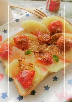 甘さ控えめ りんごと苺のトースト-レシピのメイン写真