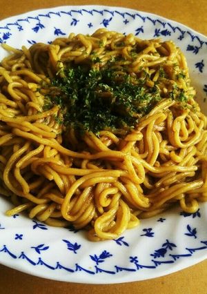 途中で色が変わる？？不思議な焼きそば-レシピのメイン写真