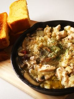 鶏胸肉とマッシュルームのアヒージョ-レシピのメイン写真