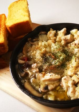 鶏胸肉とマッシュルームのアヒージョ-レシピのメイン写真