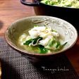 野菜を食べるモツ鍋です