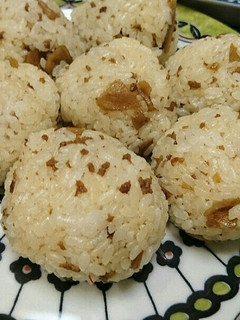 牛ごぼうのおにぎり-レシピのメイン写真