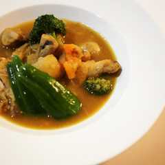 รูปของ 野菜が旨っ！手羽元のスープカレー