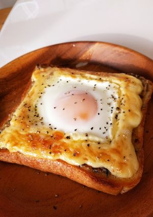 あつあつとろーりアンチョビエッグトースト-レシピのメイン写真