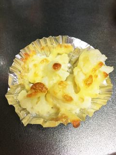 お弁当に☆カリフラワーのチーズ焼き-レシピのメイン写真