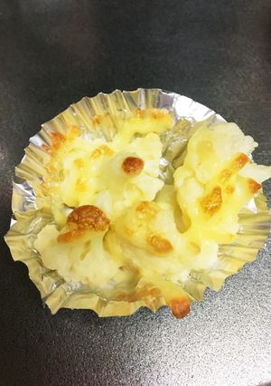 お弁当に☆カリフラワーのチーズ焼き-レシピのメイン写真