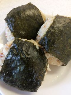 鶏とゴボウの炊き込みご飯☆おにぎり-レシピのメイン写真